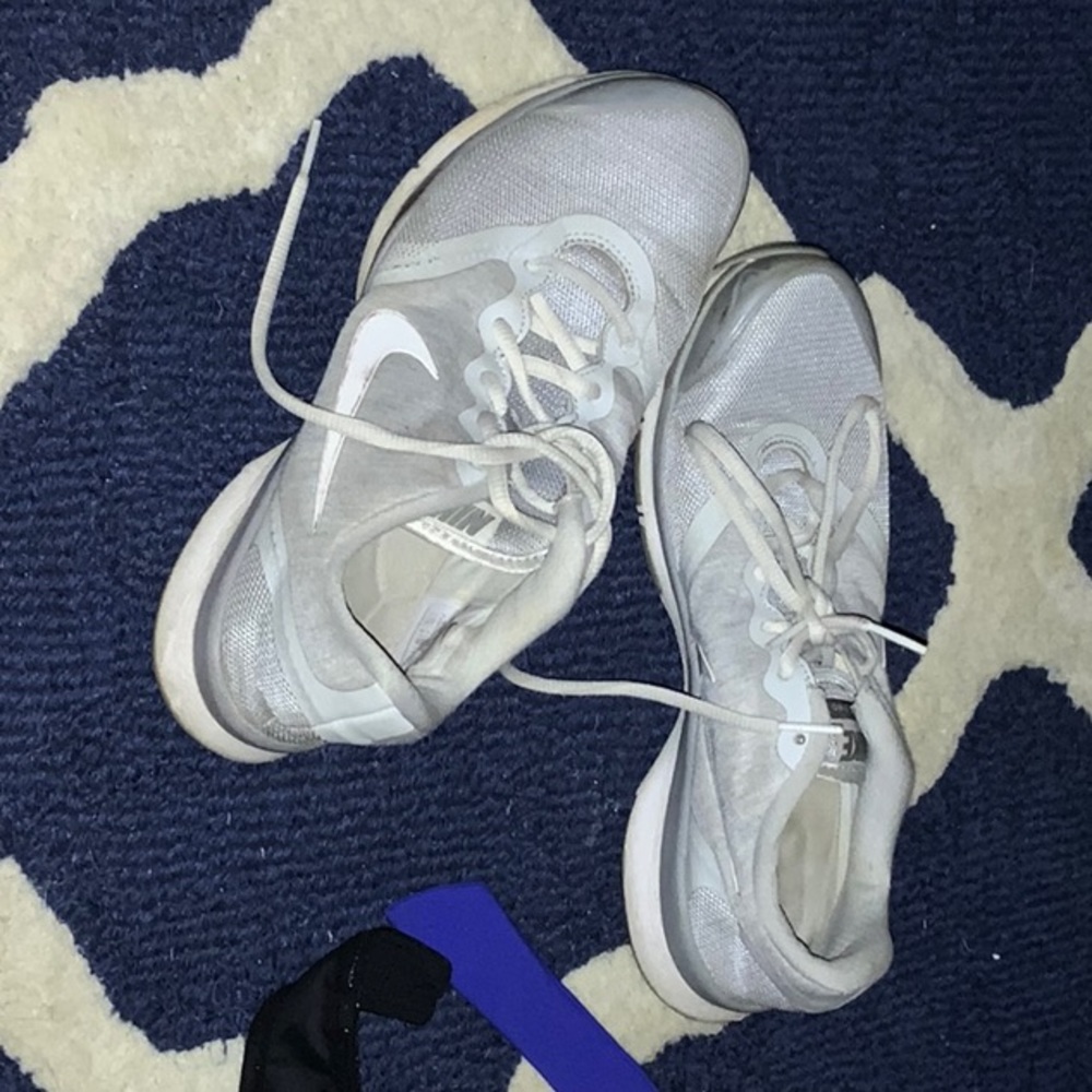 Nike tennis shoes